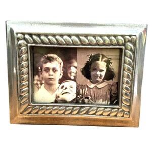 Photo Frame 5" x 4" free standing table top rope textured pewter silver metal